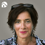 Inès Ribeiro, négociatrice immobilière indépendante à Saint-Tropez