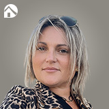 Laura Pacheco,
                                                         négociatrice immobilière indépendante
                                                        à Leucate
